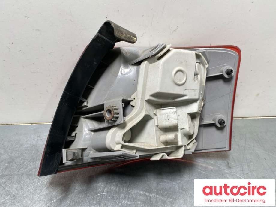 Baklykt venstre ytre til Audi A4 2004-2008 (Type III) (B7) (B7) (8E9945095E|)