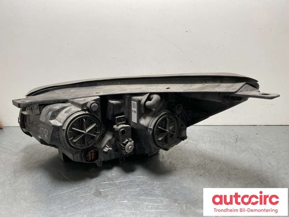 Frontlykt høyre halogen til Kia Soul 2014-2019 (Type II)  (92102E40101D|)