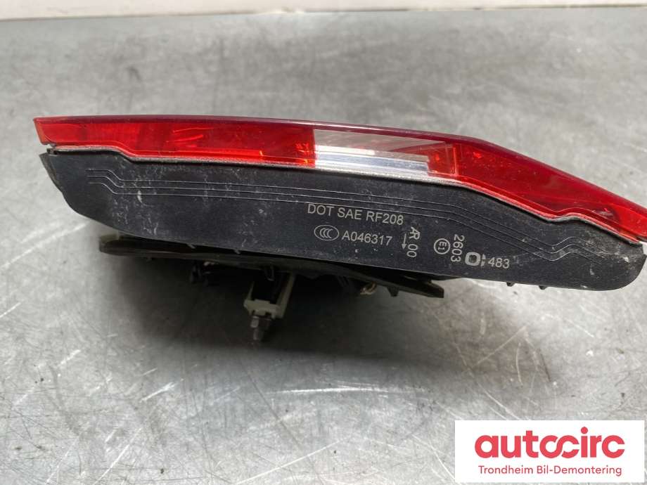 Baklykt høyre indre til Mercedes E-Klasse 2009-2013 (Fase 1) (W212) (W212) (A 212 820 08 64|A 212 906 02 58|)
