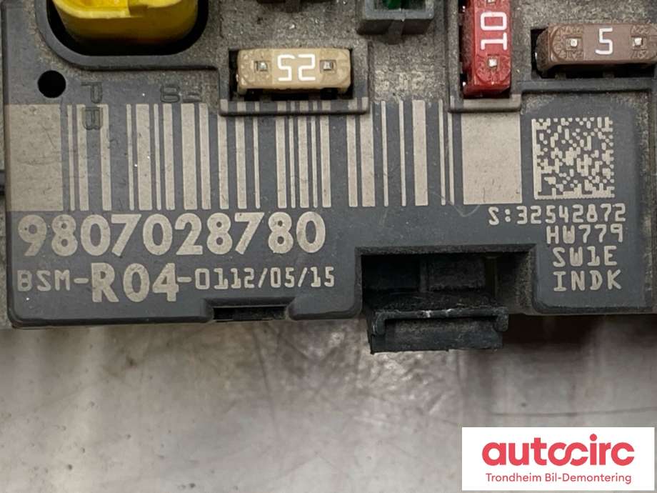 Sikringsboks motorrom til Peugeot Partner 2015-2019 (Type II, Fase 2)  (9807028780|)