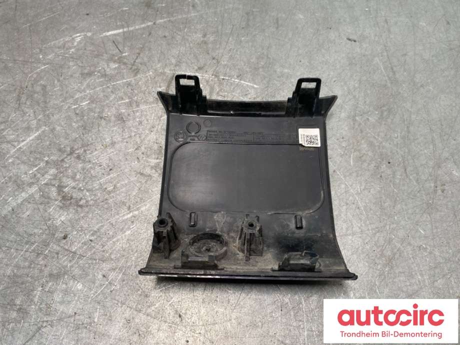 Grill midt til Škoda Superb 2015-->> (Type III) (3V0 853 655 B|3V0 853 655 C|3V0 853 655 E)