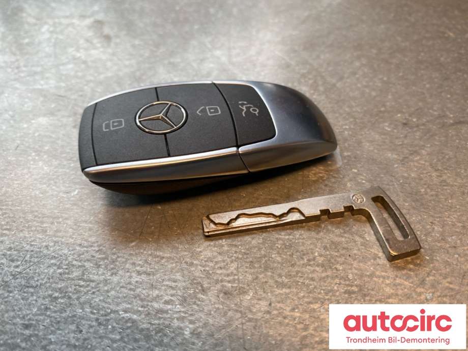 Nøkkel til Mercedes EQC 2019-->>  (A 205 905 34 16|A 205 905 36 16|)