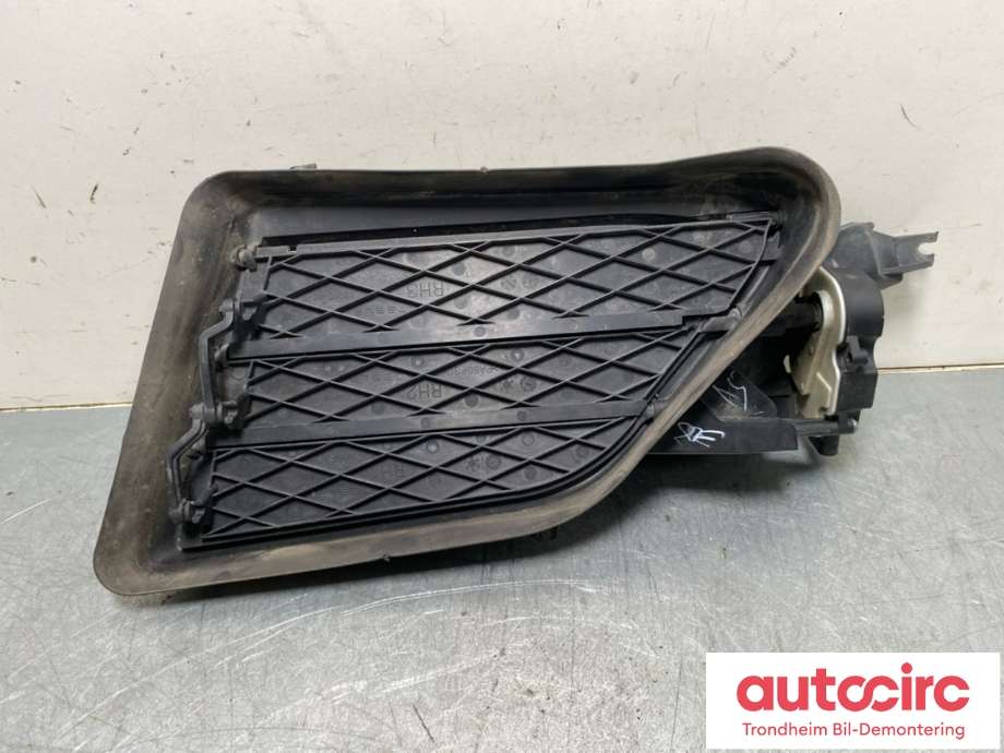Grill høyre til Tesla Model S 2016-2021 (Fase 2)  (1058007-00-J|1058007-00-I|1058008-F)