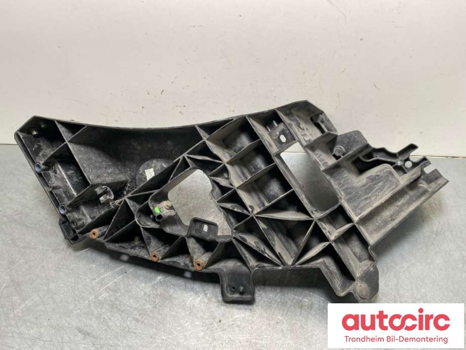 Frontlykt holder/feste til Tesla Model X 2016-->> (HØYRE|1043612-00-F|)