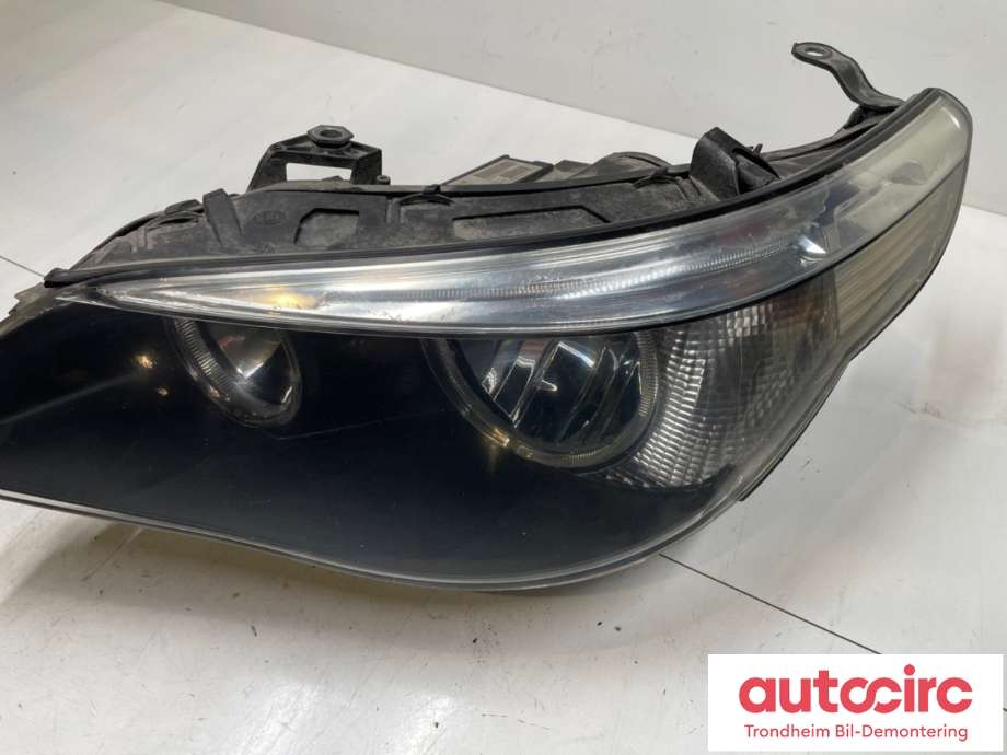 Frontlykt venstre halogen til BMW 5-Serie 2003-2010 (E60/E61) (E60/E61) (63127165561|)