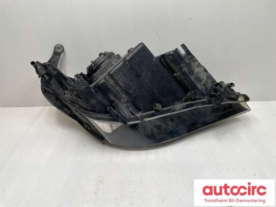 Frontlykt venstre halogen til BMW 5-Serie 2003-2010 (E60/E61) (E60/E61) (63127165561|)