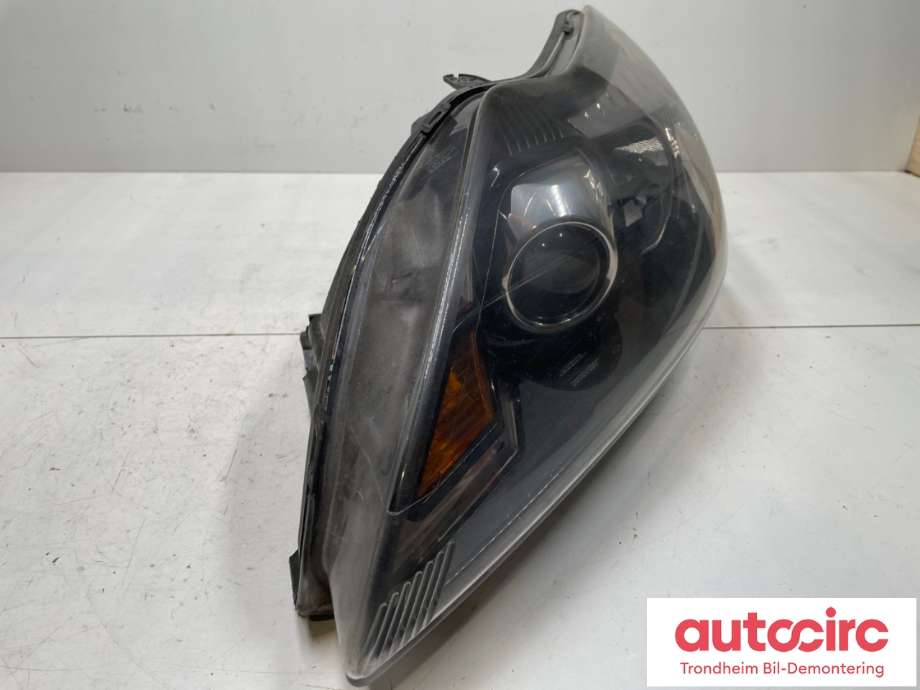 Frontlykt venstre xenon til Ford Focus 2008-2010 (Type II, Fase 2) (8M51-13D155-CD|1744969|8M51-13006-CD)