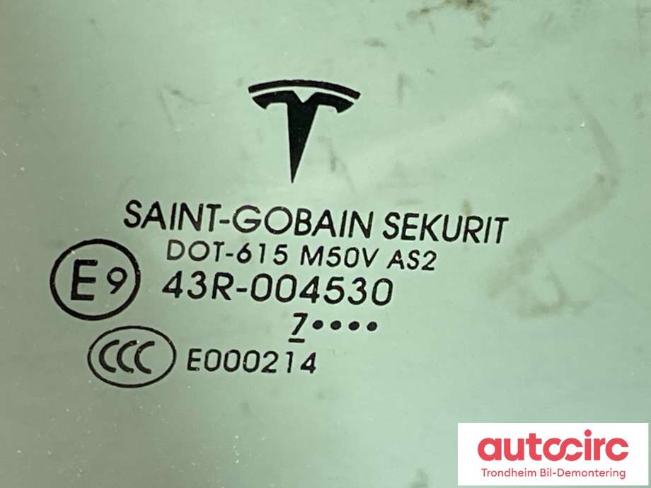 Siderute høyre foran til Tesla Model X 2016-->>  (1043896-00-K|)