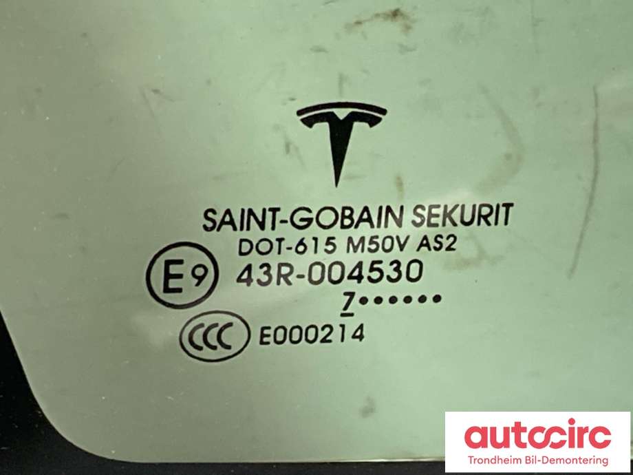Siderute høyre foran til Tesla Model X 2016-->> (1043896-00-K|)