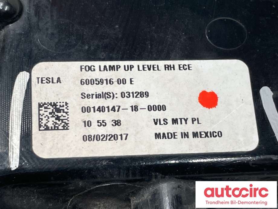 Tåkelykt høyre foran til Tesla Model S 2016-2021 (Fase 2)  (1006000-00-D|1006000-00-B|1006000-00-C)