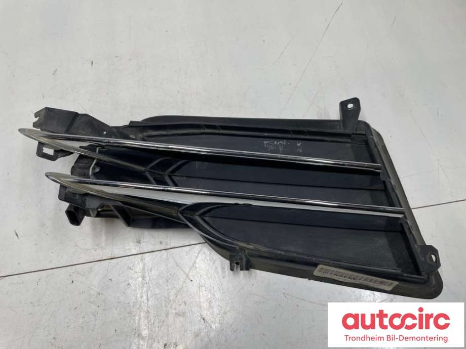 Grill høyre til Tesla Model S 2016-2021 (Fase 2)  (1058007-00-I|)