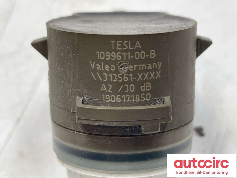 Parkeringssensor foran til Tesla Model S 2016-2021 (Fase 2)  (1099611-00-D|1099611-00-A|1099611-00-B|1099611-00-C|)