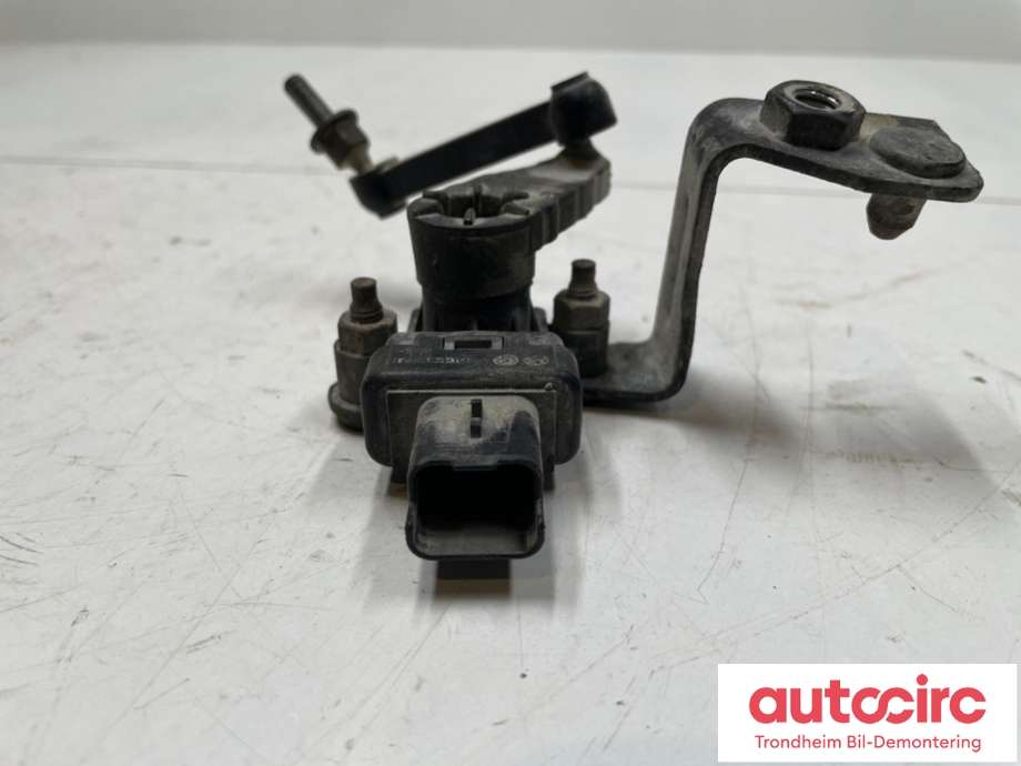 Sensor nivå, høyre foran til Peugeot 308 2013-2021 (Type II) (98 061 199 80|98 262 674 80|)