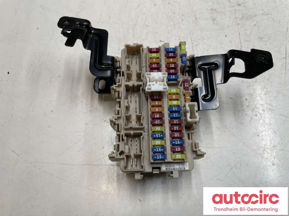 Sikringsboks kupe til Nissan Qashqai, 2014-2021 (Type II)  (24350-4EB0A)