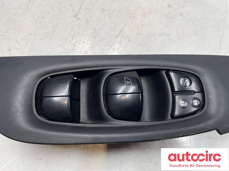 Bryter ruteheis førerdørspanel til Nissan Qashqai 2014-2021 (Type II)  (25401-4EA1A|)