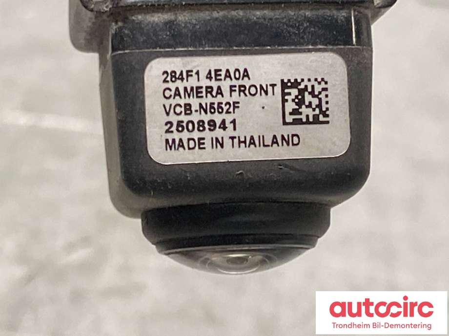 Parkeringskamera foran til Nissan Qashqai 2014-2021 (Type II)  (284F1-4EA0A|)