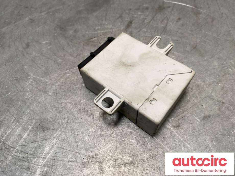Styreenhet hengerfeste til BMW X3 2003-2006 (Fase 1) (E83) (E83) (61 35 6 955 253|)