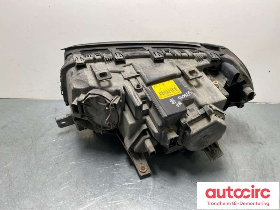 Frontlykt høyre xenon til BMW X3 2003-2006 (Fase 1) (E83) (E83) (63 12 3 418 382|)