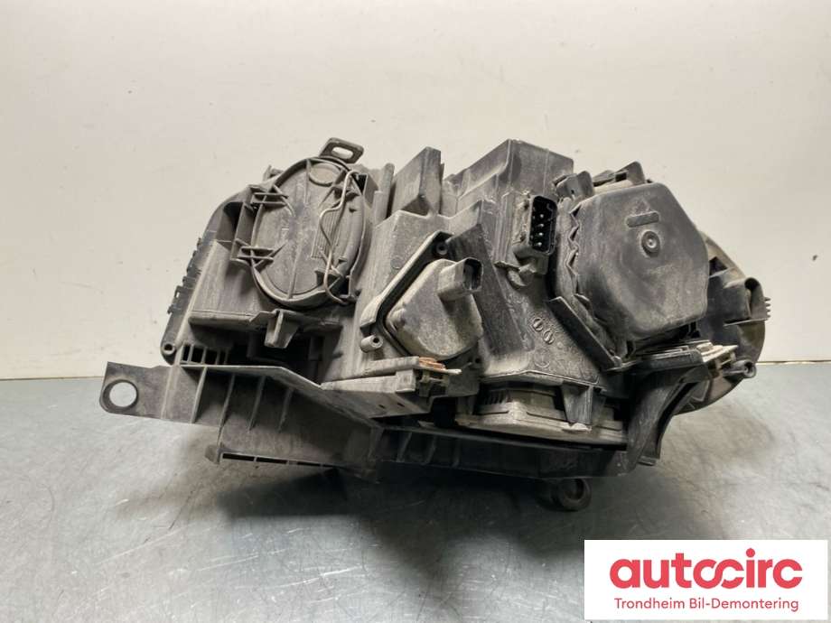 Frontlykt høyre xenon til BMW X3 2003-2006 (Fase 1) (E83) (E83) (63 12 3 418 382|)