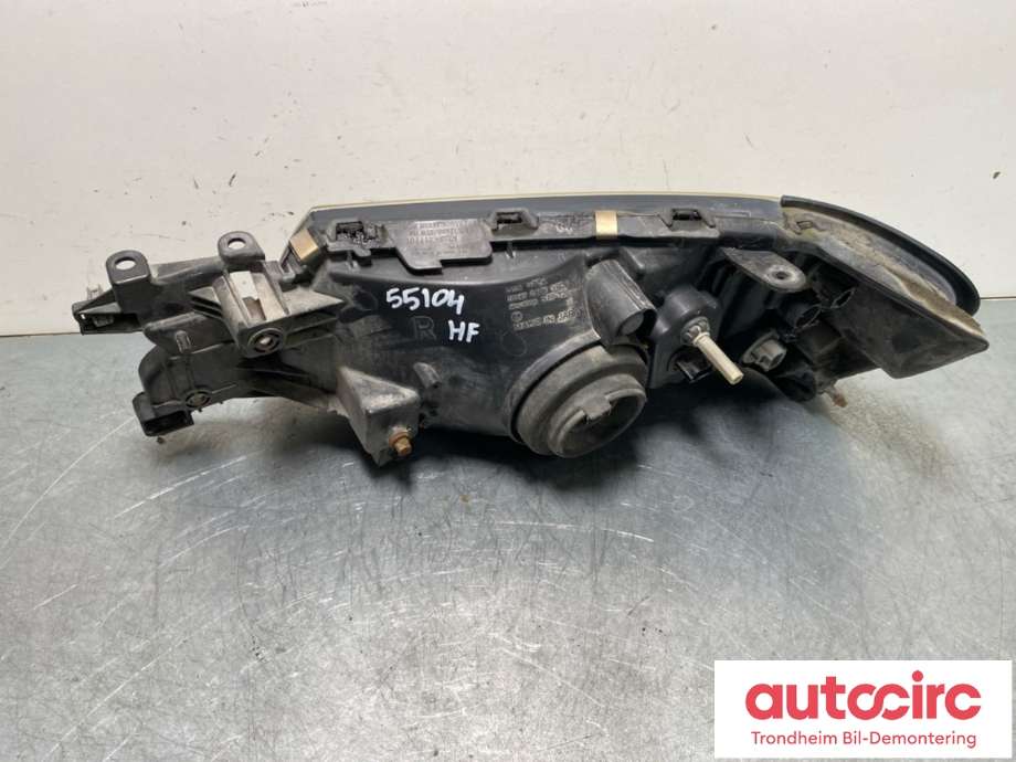 Frontlykt høyre halogen til Subaru Forester 2002-2005 (Type II, Fase 1)  (84001SA320|)
