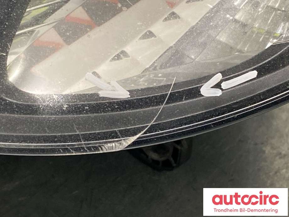 Frontlykt venstre xenon til BMW X3 2003-2006 (Fase 1) (E83) (E83) (63 12 3 418 381|)