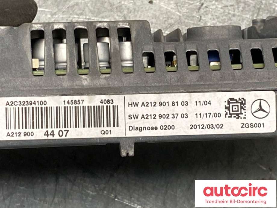 Bilstereo navigasjon skjerm til Mercedes E-Klasse 2009-2013 (Fase 1) (W212) (W212) (A2129018103|A 212 900 44 07|A 212 900 22 13)