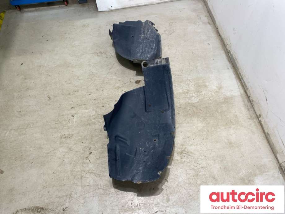 Skjerm locari høyre foran til Ford Mustang 2005-2014 (5R3Z-16102-BA|5R3Z-16102-BACP|)