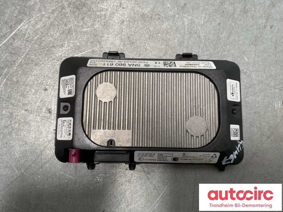 Dashbord trådløs mobillader til VW Tiguan 2016-2020 (Type II, Fase 1)  (5NA980611|)
