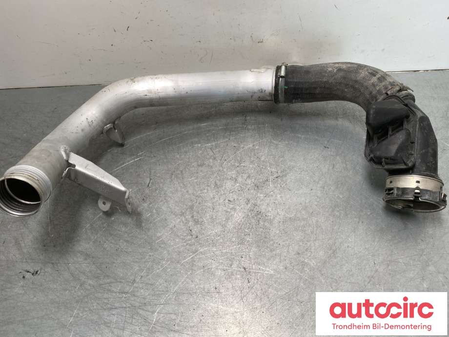 Turbo rør til Volvo XC90 2015-2025 (Type II)  (32325480|)