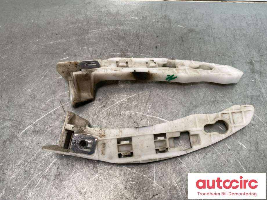 Støtfanger bak feste til Peugeot 208 2012-2019 (Type I)  (16 072 556 80|)