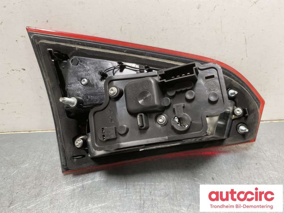 Baklykt høyre indre til Ford S-Max 2010-2015 (Type I, Fase 2)  (1747110|AM21-13A602-AF|)