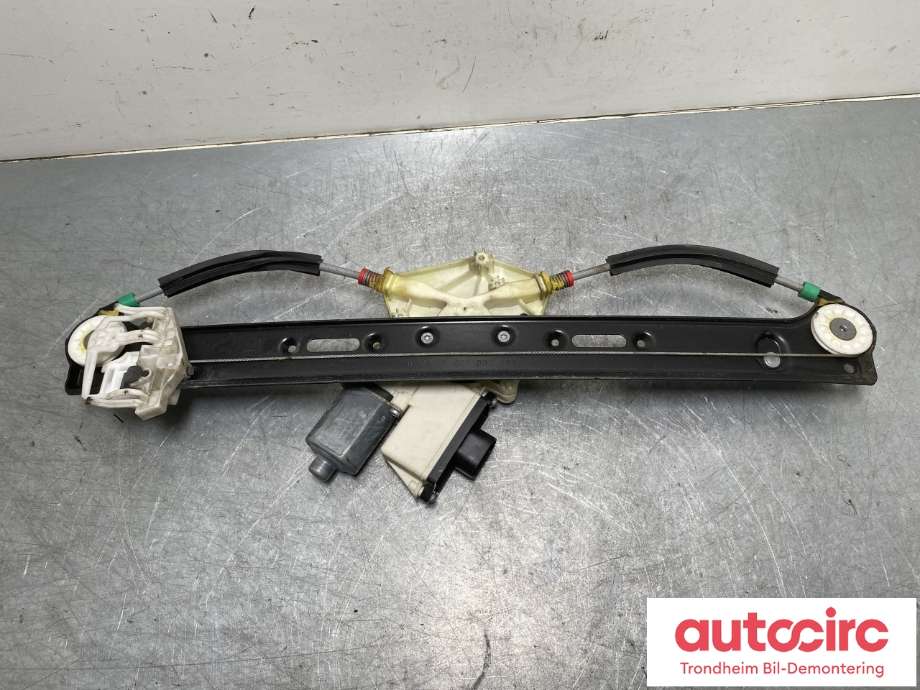 Ruteheis høyre bak til BMW X3 2007-2010 (Fase 2) (E83) (E83) (6925966|67626925966|51 35 3 448 251)