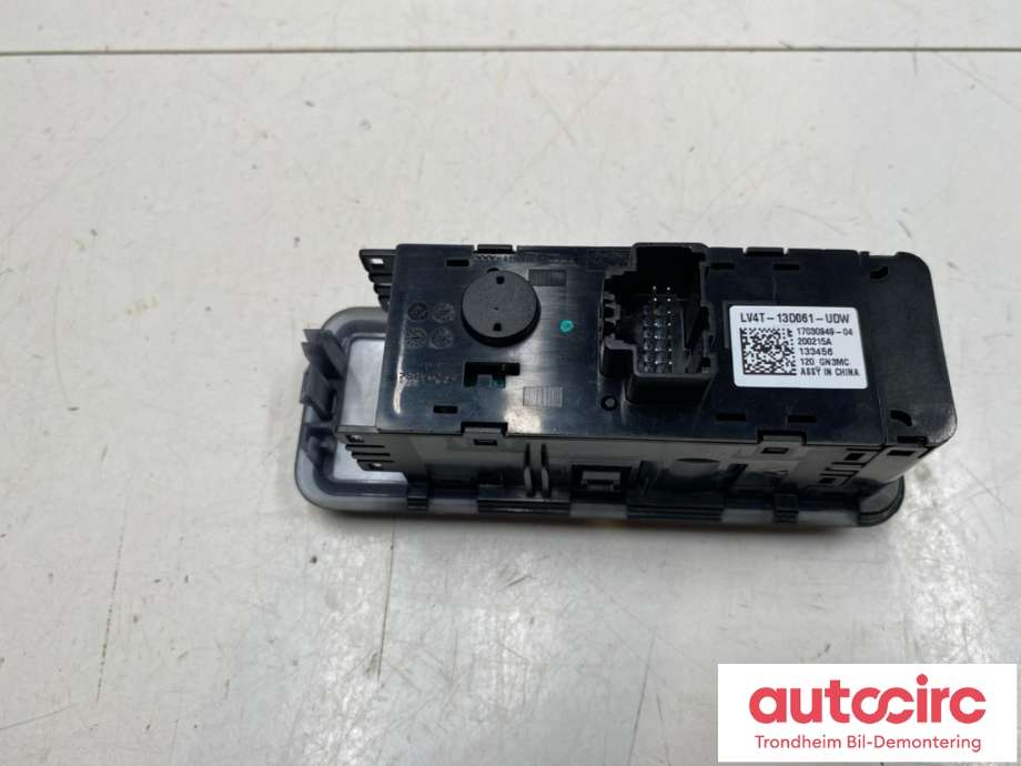 Bryter lys til Ford Kuga 2019-->> (Type III)  (LV4T-13D061-UDW|2664762|LV4T-13D061-UE3JA6)