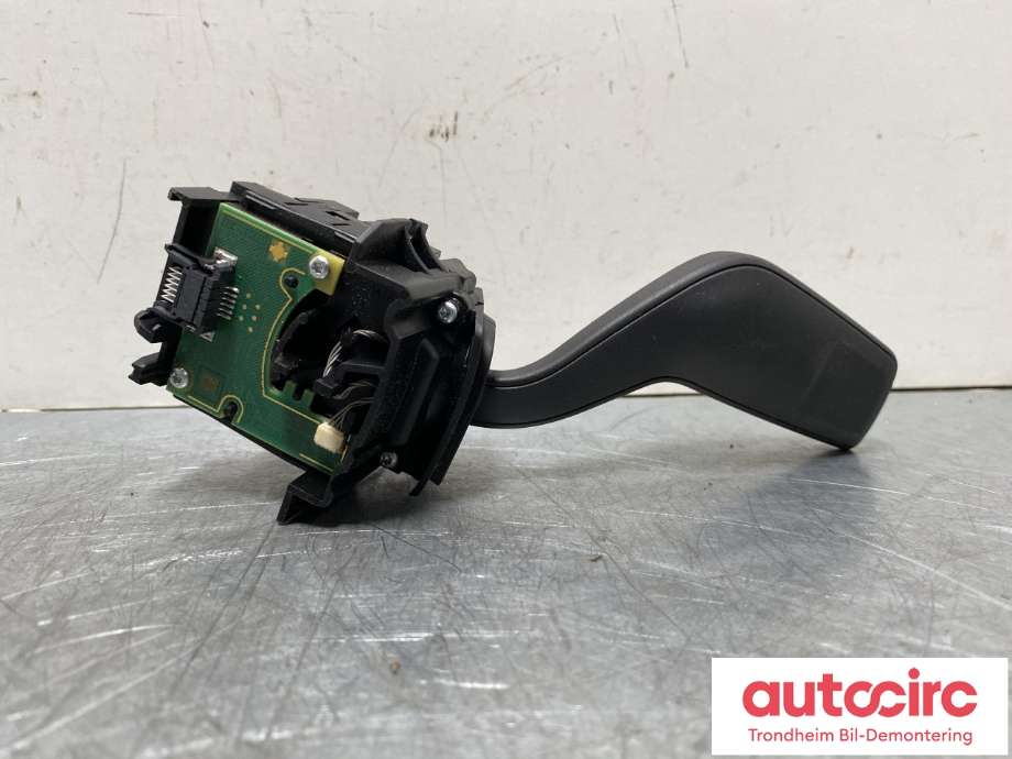 Bryter blink til Ford Kuga 2019-->> (Type III) (LB5T-13335-DAW|LB5T-13335-DB3JA6|2425267)