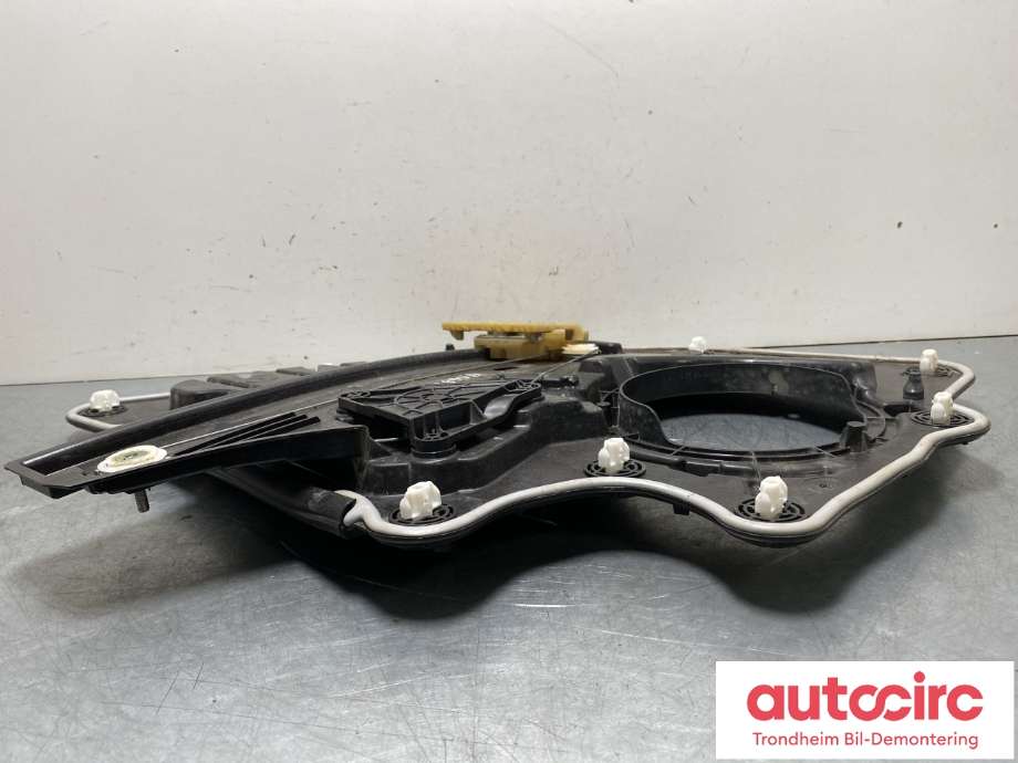 Ruteheis venstre bak til Ford Kuga 2019-->> (Type III)  (2549657|LV4B-R27009-AA|)