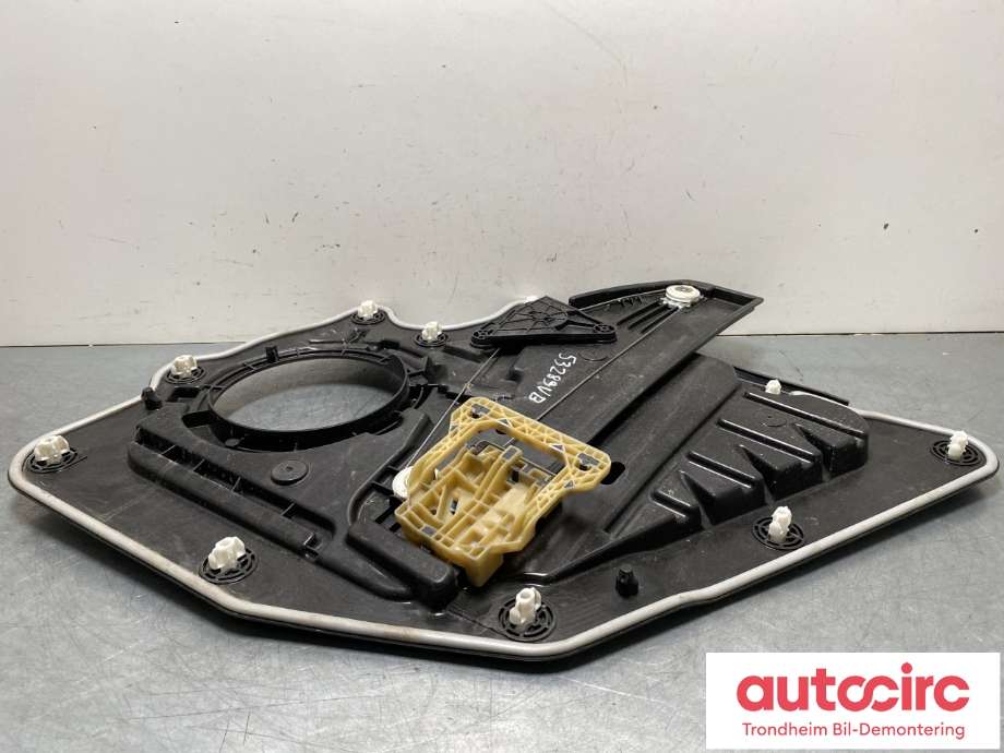 Ruteheis venstre bak til Ford Kuga 2019-->> (Type III)  (2549657|LV4B-R27009-AA|)