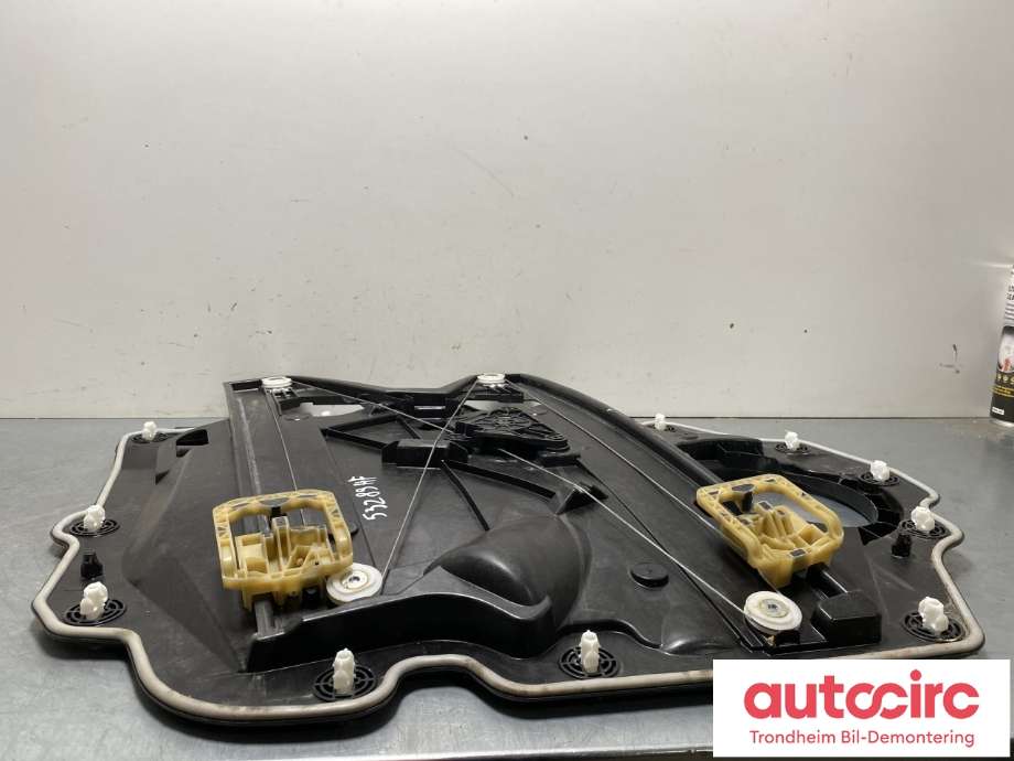 Ruteheis høyre foran til Ford Kuga 2019-->> (Type III) (2539717|LJ6B-R23208-AG|)