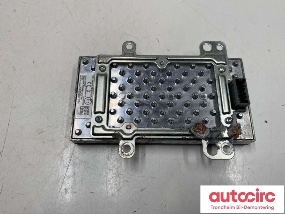 Dashbord trådløs mobillader til Ford Kuga, 2019-->> (Type III)  (M1PT-19J235-AA)