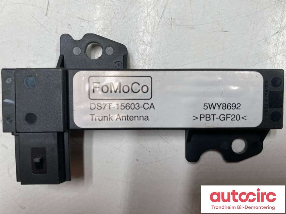 Antenne forsterker til Ford Kuga 2019-->> (Type III)  (DS7T-15603-CA|)