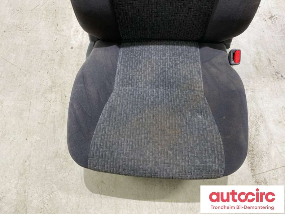 Sete foran høyre til Toyota Land Cruiser 120 2002-2009  (NO PART ID.|)