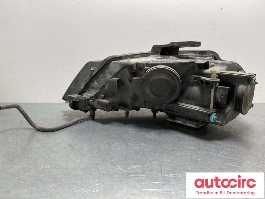 Frontlykt høyre xenon til Audi A3 2003-2008 (Type II, Fase 1)  (8P0 941 030 BM|8P0 941 030 BT|)