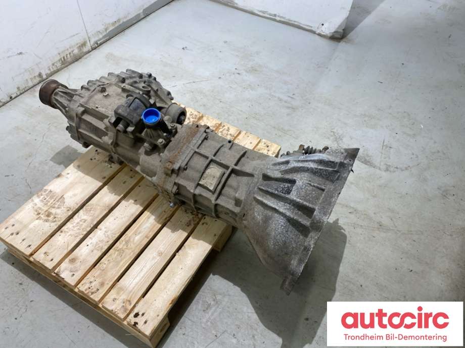 Girkasse 4WD komplett til Toyota Hiace 2001-2006 (Fase 2)  (330302F290||R151F)