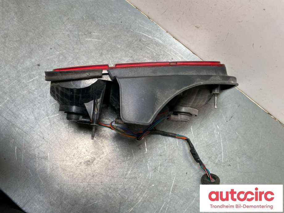 Baklykt høyre til Ford Mustang 2005-2014 (6R3Z13404ABCP|6R3Z13404AB|)