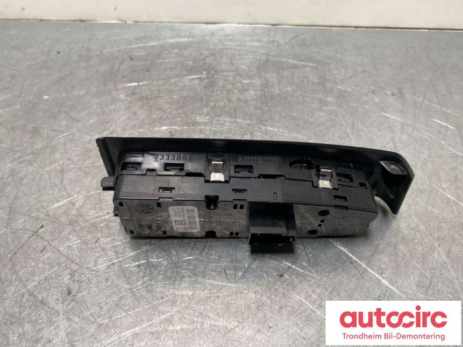 Bryter ruteheis førerdørspanel til BMW 2-Serie, Active/Gran Tourer 2014-->> (F45/F46) (F45/F46) (61 31 9 208 109|)