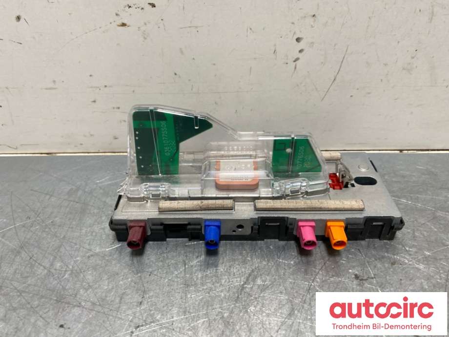 Antenne navigasjon til Volvo XC90 2015-2025 (Type II) (31438104|)