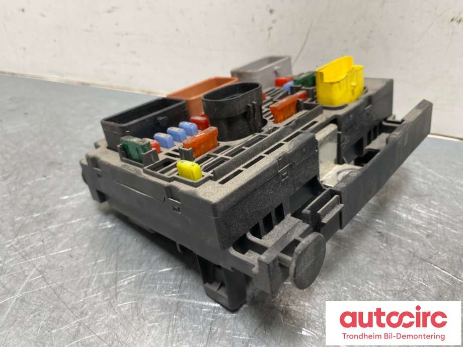 Sikringsboks motorrom til Peugeot 308 2007-2011 (Type I, Fase 1)  (98 070 291 80|)