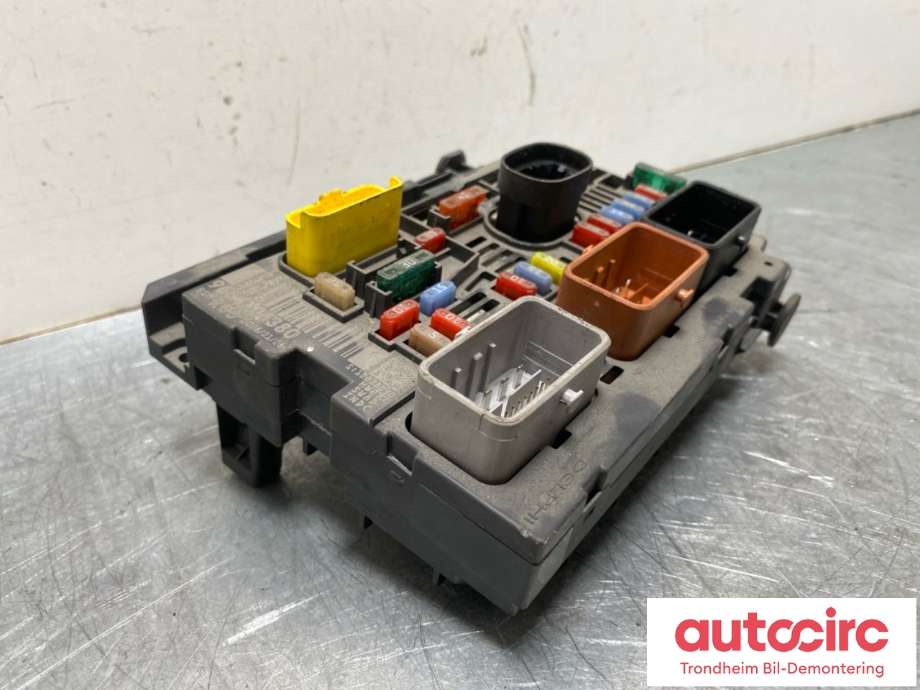 Sikringsboks motorrom til Peugeot 308 2007-2011 (Type I, Fase 1)  (98 070 291 80|)