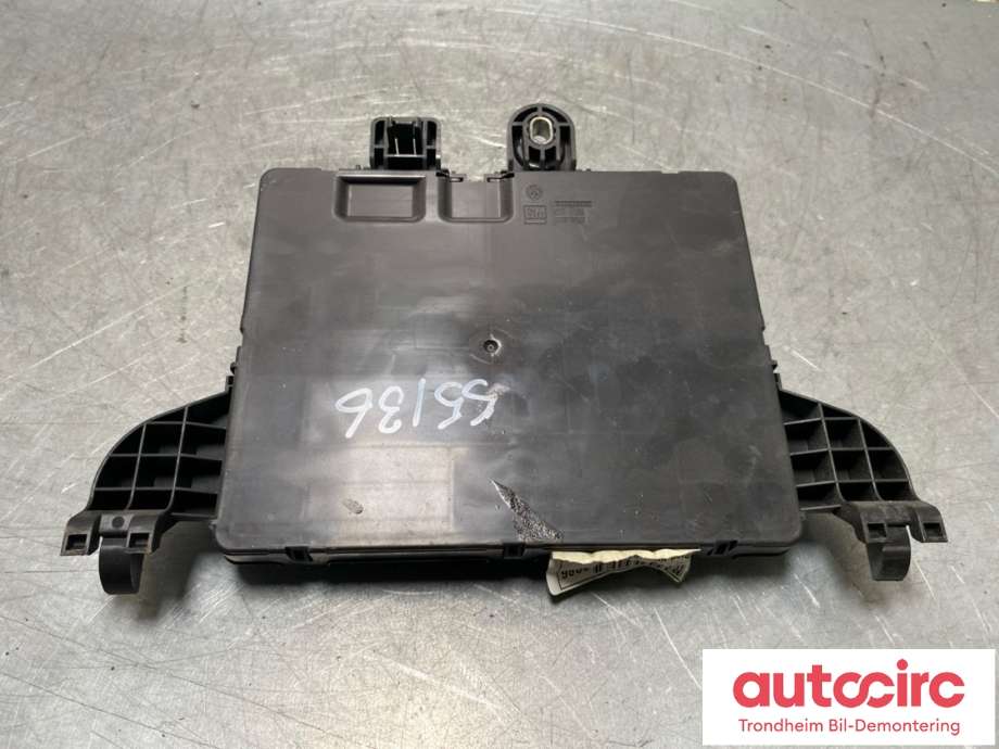 Sikringsboks bagasjerom til Opel Insignia A 2009-2014 (13277317|)