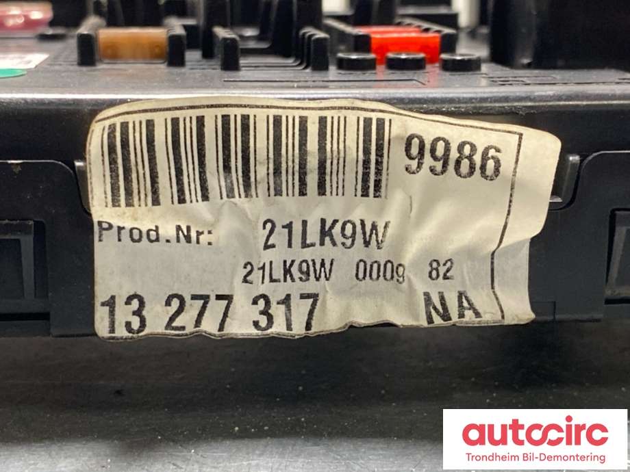 Sikringsboks bagasjerom til Opel Insignia A 2009-2014 (13277317|)