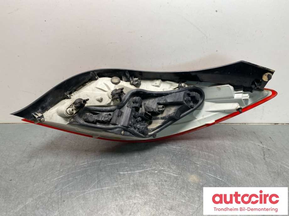 Baklykt venstre til Opel Insignia A 2009-2014 (HELLA|13279627|)